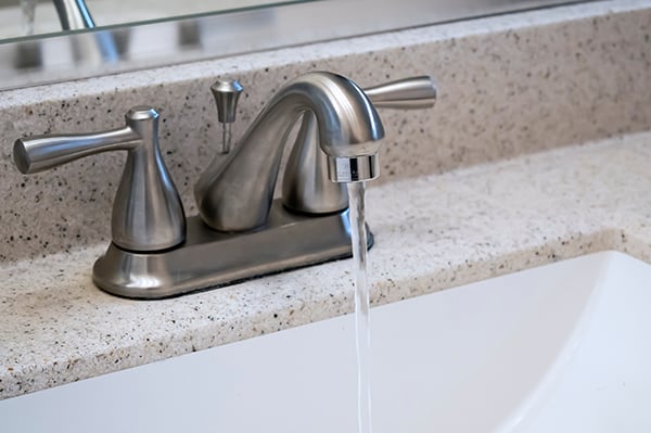 Bathroom_Aerator_in_use_600x400